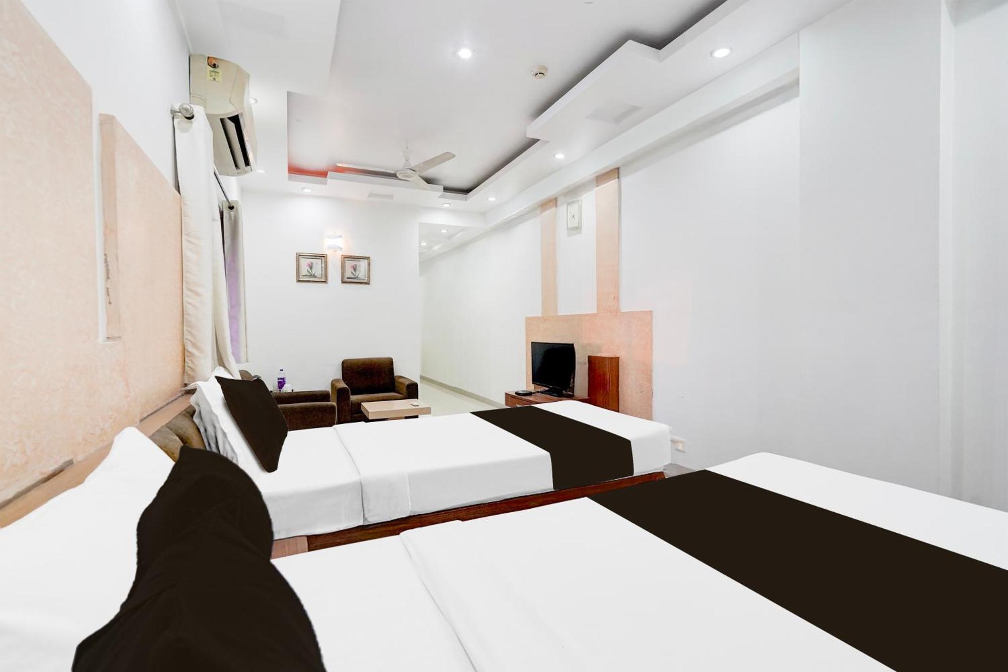 Super Townhouse Mg Road Porbandar Formerly Hotel Harmony Ngoại thất bức ảnh