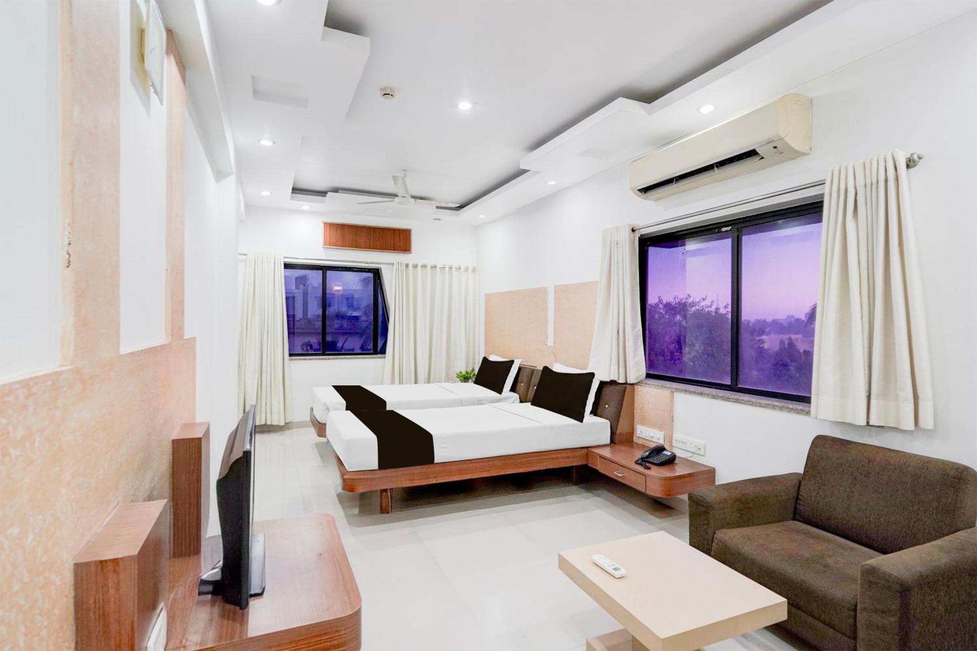 Super Townhouse Mg Road Porbandar Formerly Hotel Harmony Ngoại thất bức ảnh