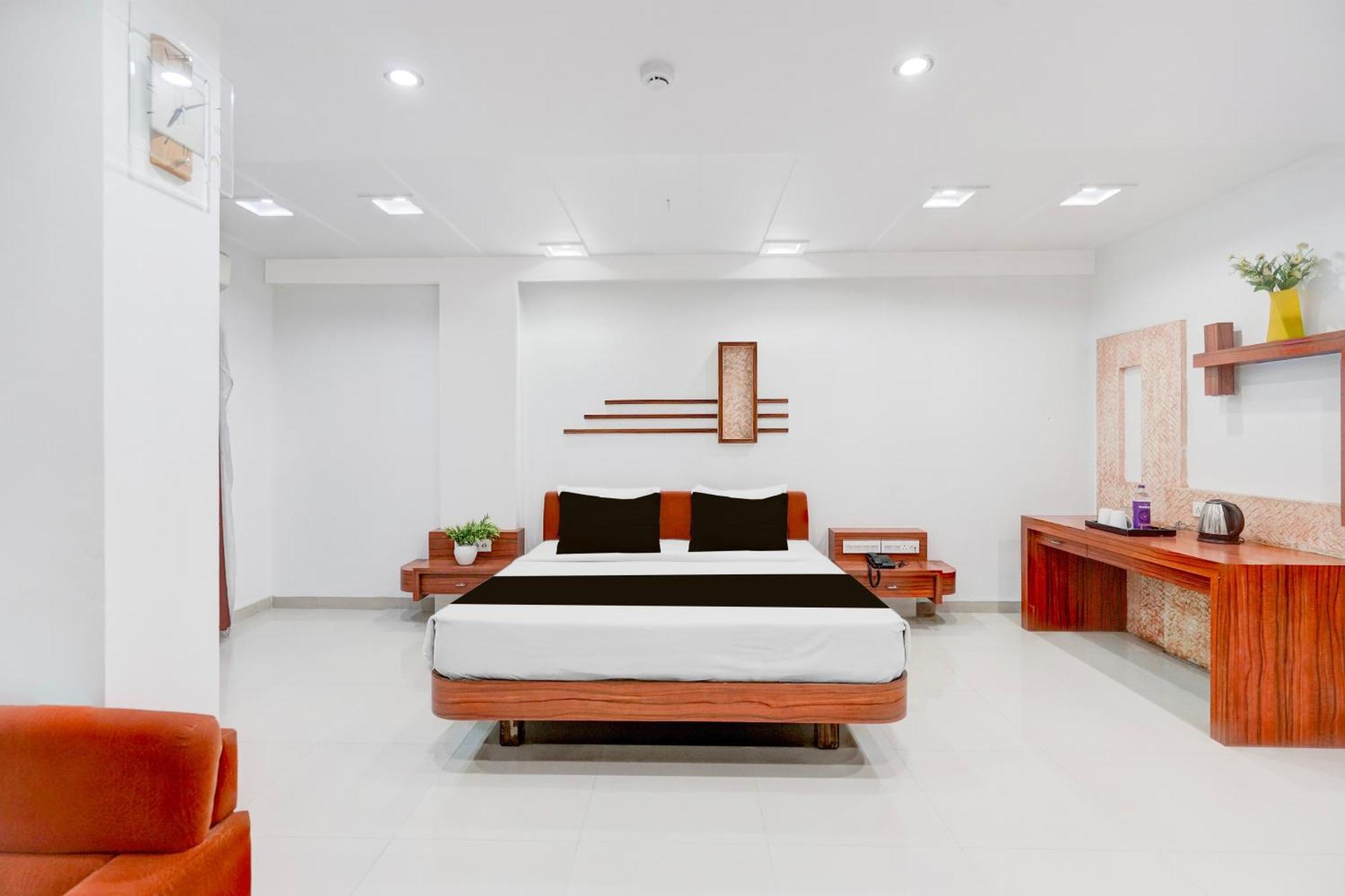 Super Townhouse Mg Road Porbandar Formerly Hotel Harmony Ngoại thất bức ảnh